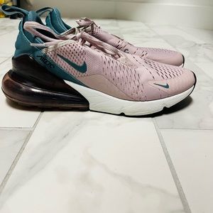 Women’s Nike Air 270